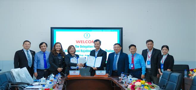 Tiếp và làm việc với Đoàn công tác đến từ Trường Đại học Ubon Ratchathani Rajabhat (Thái Lan)